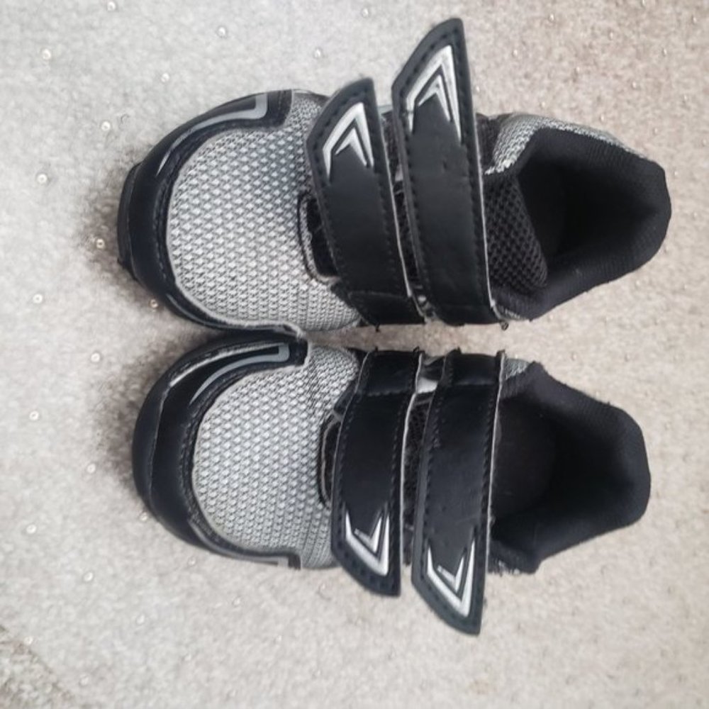 Toddler shoes